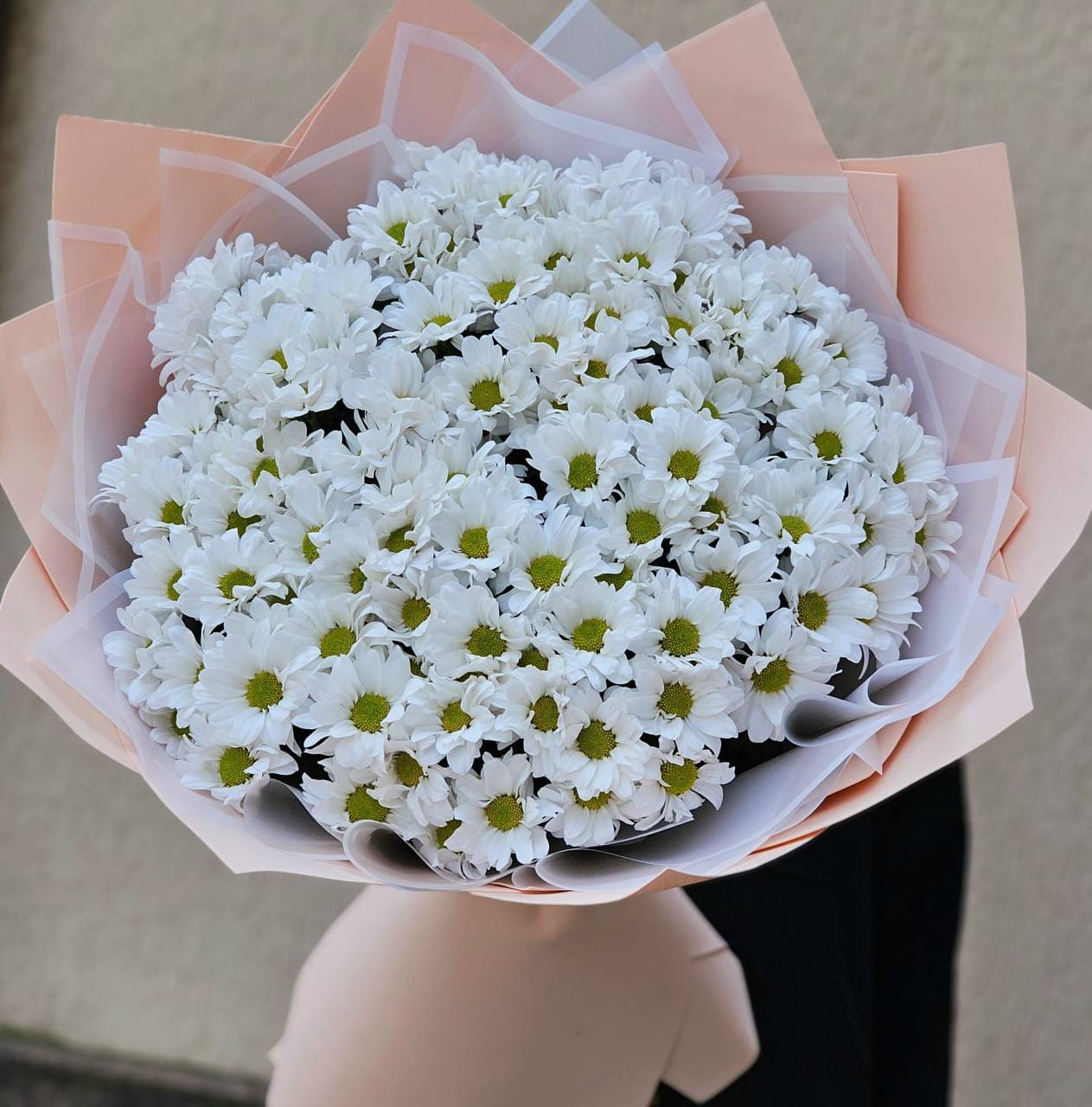 Букет ромашковых хризантем