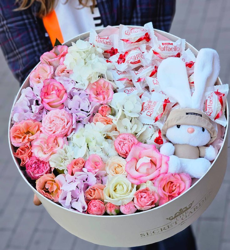 Коробочка сборный микс + рафаэлло + игрушка